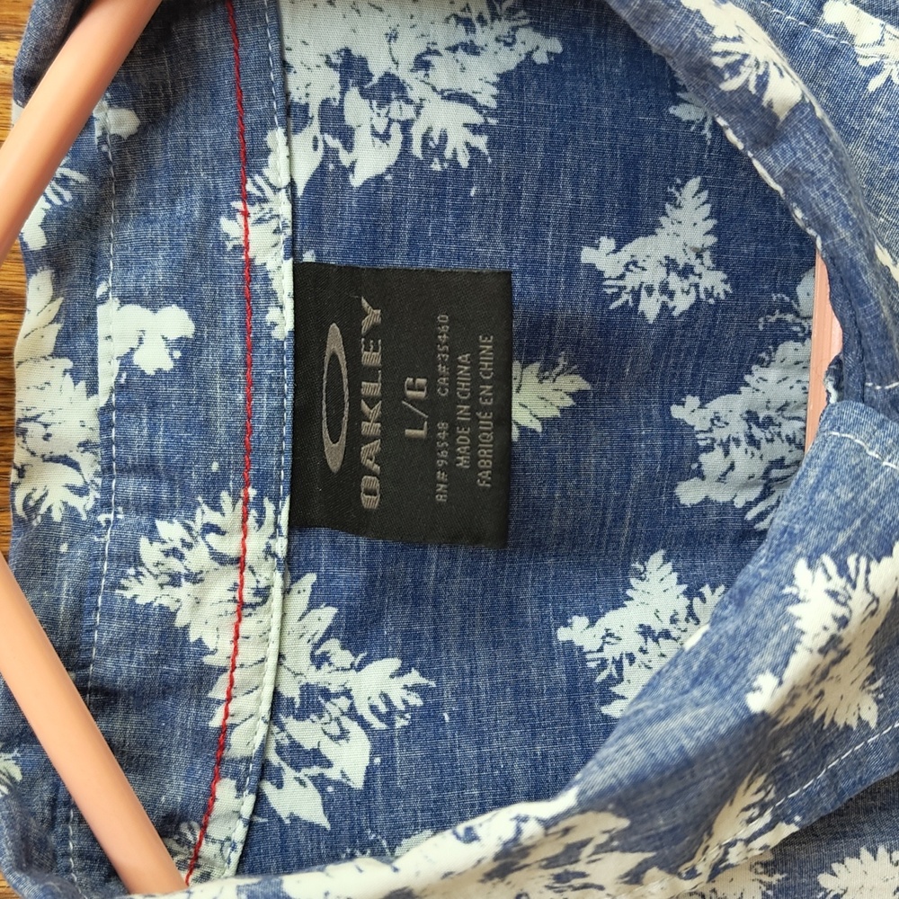 Oakley - Button Down - L - image 3